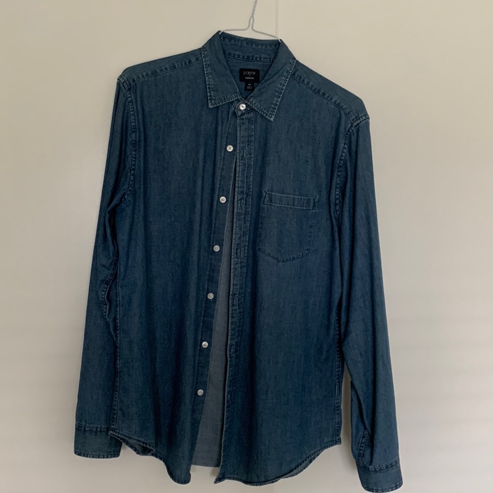 Men’s J.Crew, denim long sleeve, in size medium.